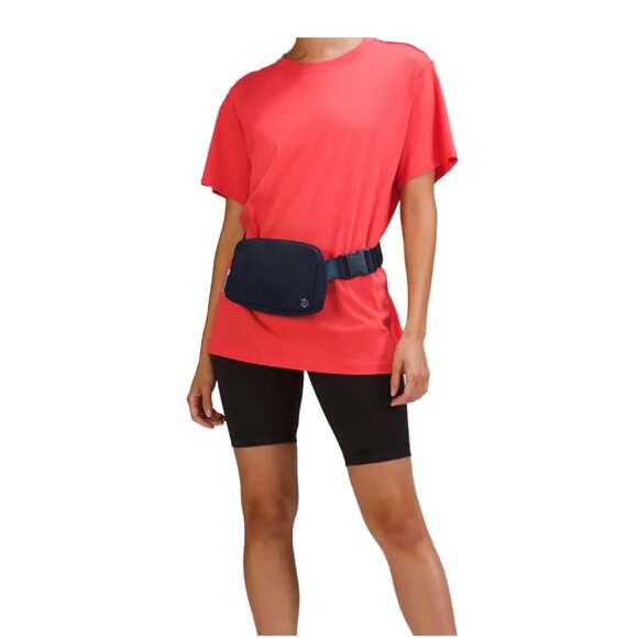 Lululemon - Everywhere Belt Bag 1L Black -- NWT - Picture 2 of 5